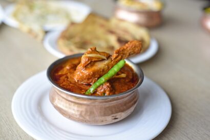 Thumbnail for Découvrez l’Épice Suprême : Plongez dans l’Aventure Culinaire du Poulet au Curry !