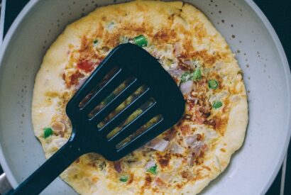 Thumbnail for Oeuf-stravaganza: Explorer le monde de la Recette Omelette et au-delà!