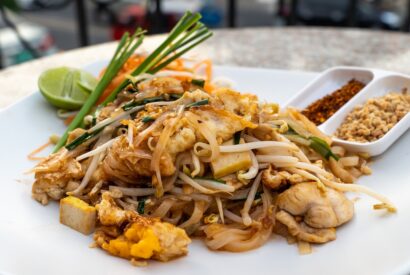Thumbnail for Recette Pad Thai : Un Voyage Culinaire au Plat Iconique de la Thaïlande